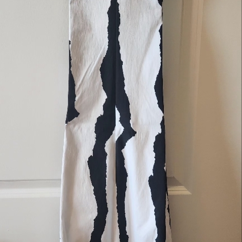 Chic Black and White Patterned Pants